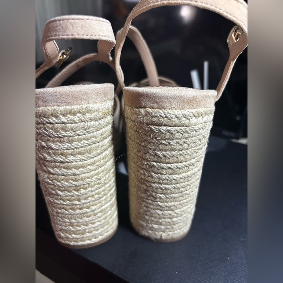 Coach Women's Beige Sandals - Picture 5 of 5